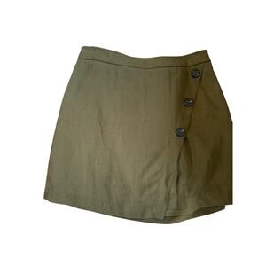 Banana Republic Olive Wrap Front Shorts Button Detail Women’s Size 6